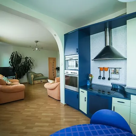 City Oasis - Surganova 88