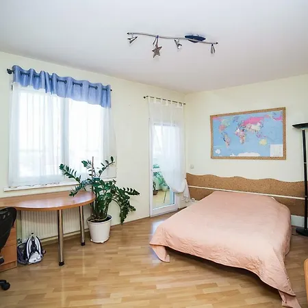 Апартаменти City Oasis - Surganova 88 *